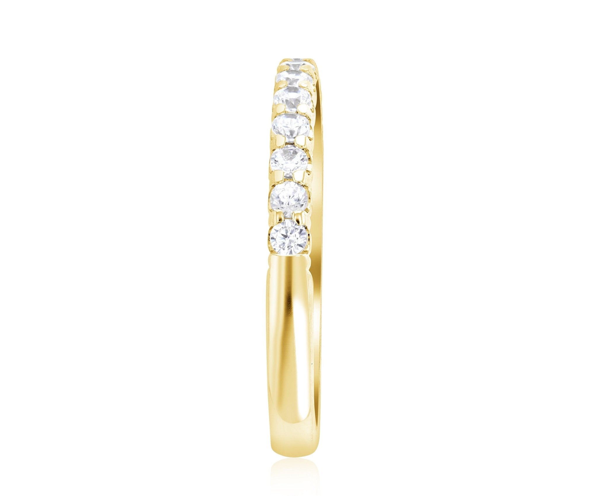 Classic Diamond Wedding Ring in 14k Yellow Gold