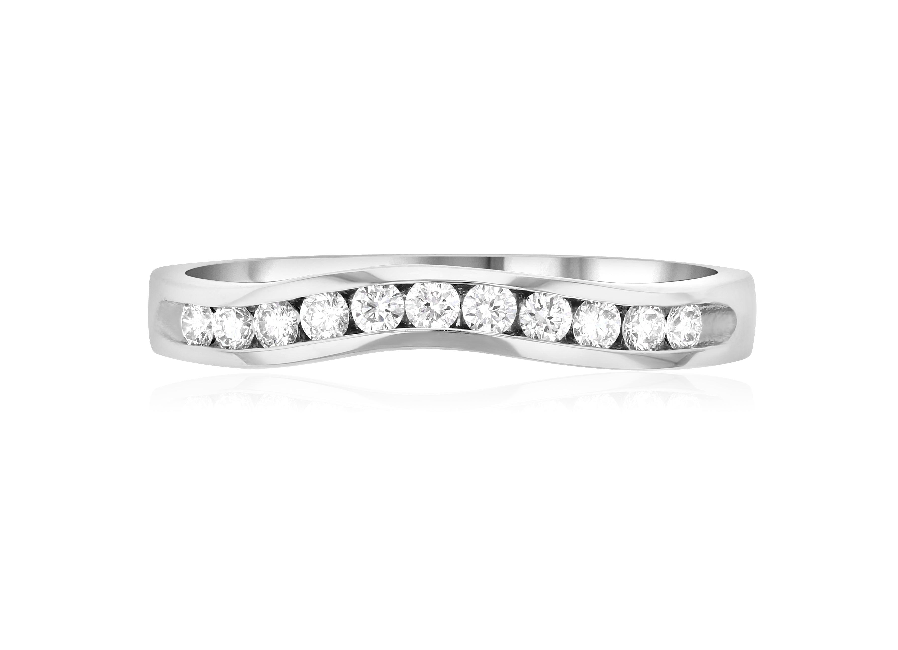 Elegant 14K gold diamond band with wavy design, featuring sparkling round diamonds set in a timeless fine jewelry style.