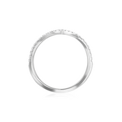 Delicate 14K gold ring with scalloped diamond edge, timeless fine jewelry for everyday wear